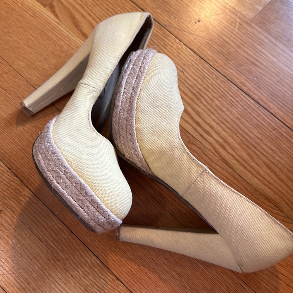 Yellow platform heels🌼☀️ - Picture 7 of 12